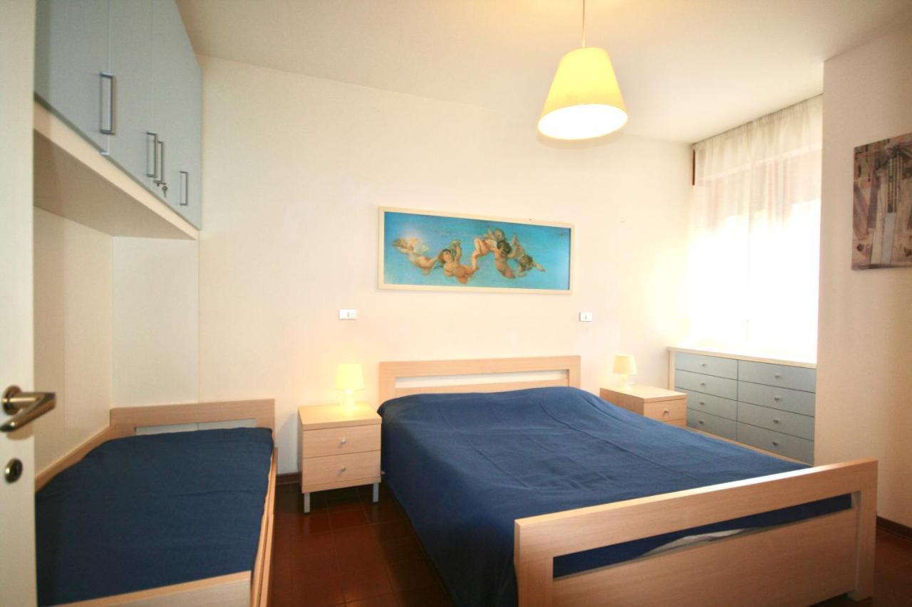 Ba- Althea - Piscina- Lägenhet Lignano Sabbiadoro Exteriör bild