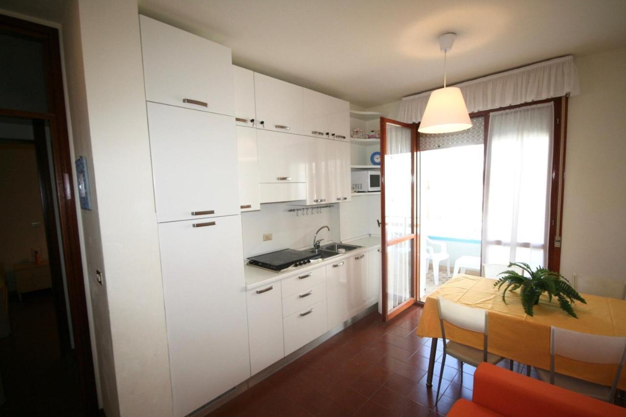 Ba- Althea - Piscina- Lägenhet Lignano Sabbiadoro Exteriör bild